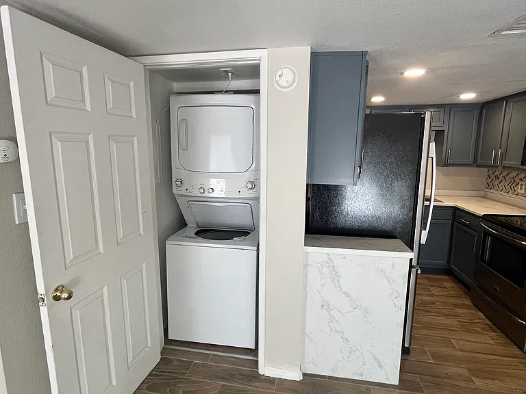 1828 W Tuckey Ln — Photo 28