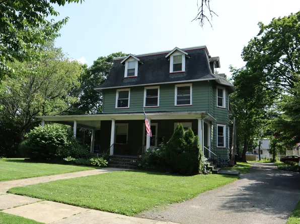 208 Linden Ave #C, Riverton, NJ 08077