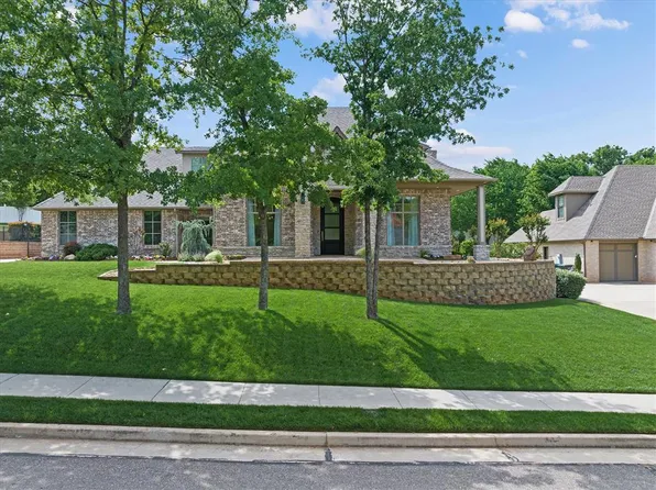 2801 Woodland Creek Dr, Edmond, OK 73034