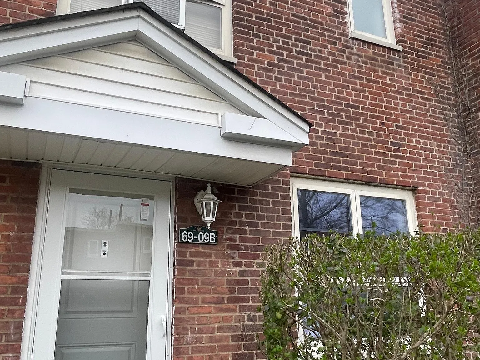 6909B 186th Ln, Queens — Photo 1