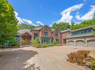 264 Barton Shore Dr, Ann Arbor, MI 48105