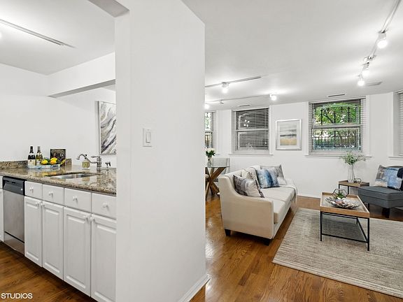 5th image of 818 N Dearborn St #Bf