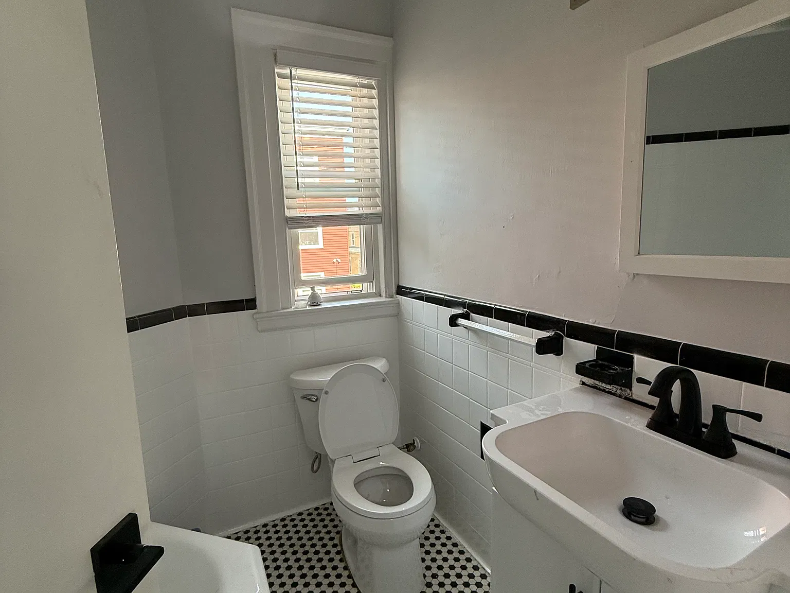 Studio, 400 sqft, $1,850 — Photo 3