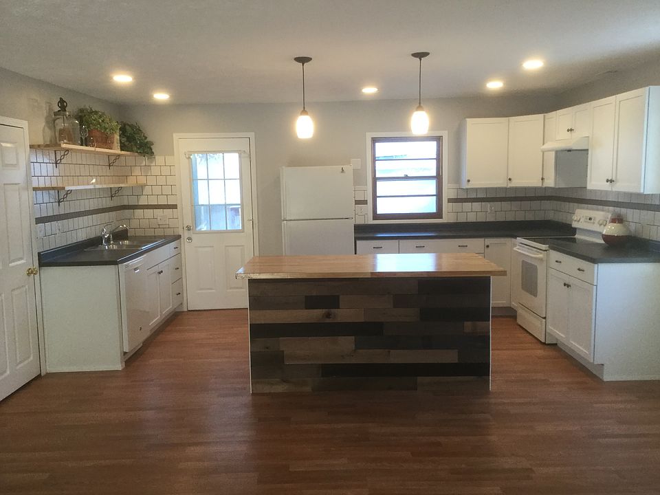1st image of 5909 Lee Cir