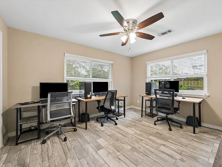 3711 Manor Ln — Photo 17