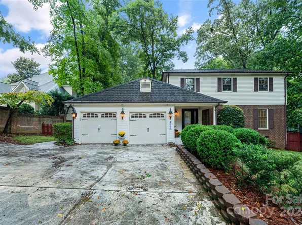 4000 Waterford Dr, Charlotte, NC 28226