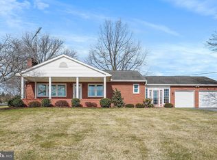 11613 Country Club Rd, Waynesboro, PA 17268
