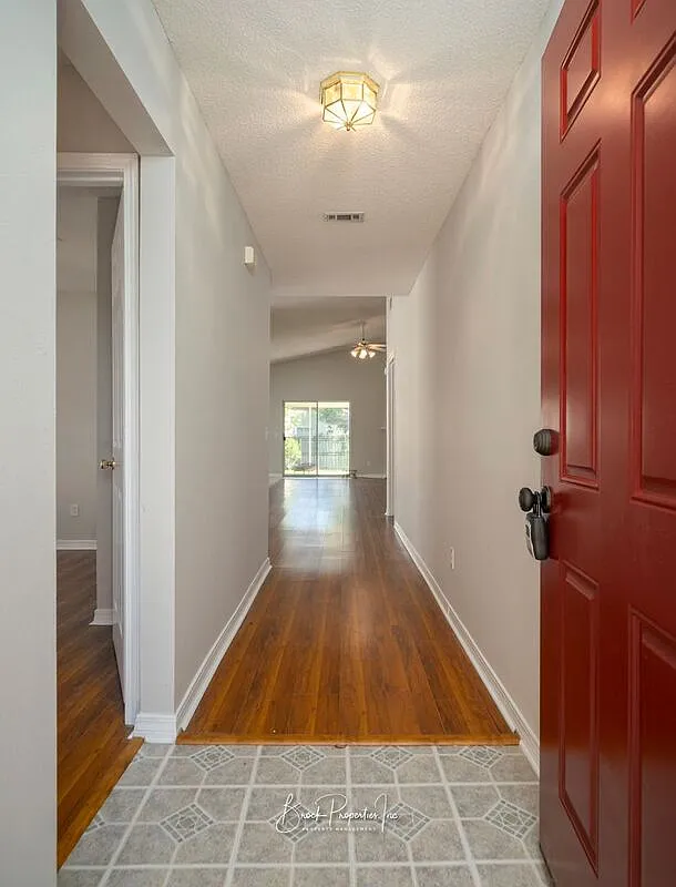 3 bed, 2.0 bath, 1443 sqft, $1,775 — Photo 3