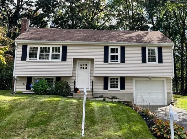 12 Sherwood Dr, Milford, MA 01757