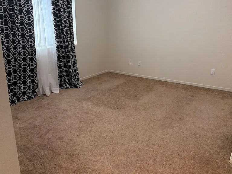 276 Paige Ct — Photo 14