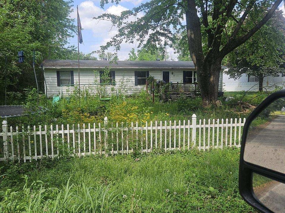 2nd image of 9402 W County Road 70 N