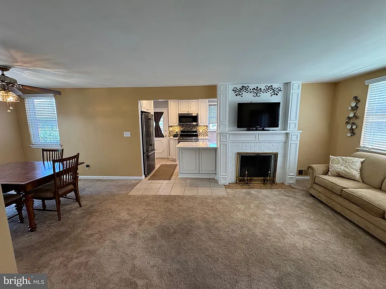 2906 Breezy Ter — Photo 54