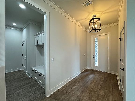4th image of 6109 S 41st St