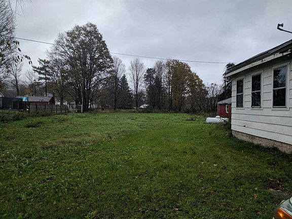 3rd image of 33 Pine Lake Rd