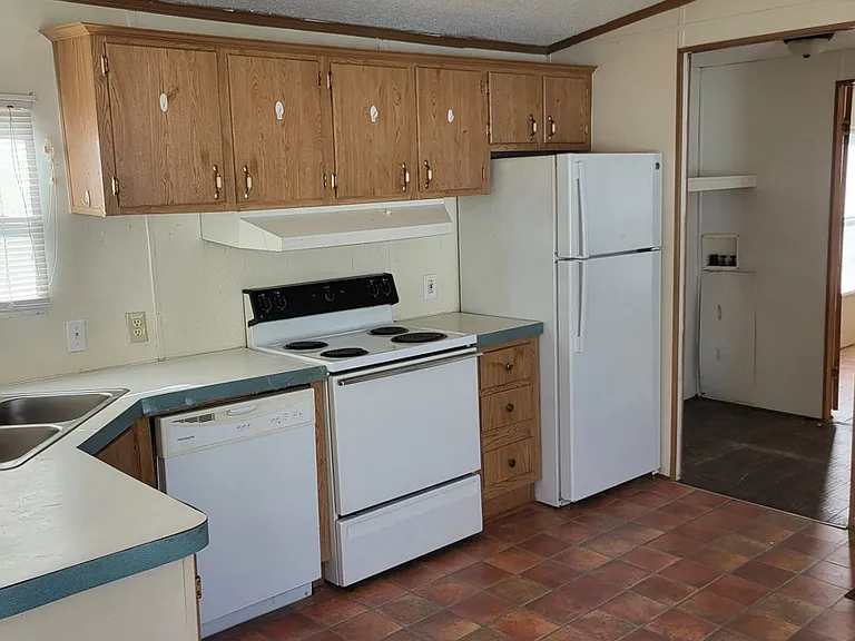 Sunset Ridge MHC — Photo 38