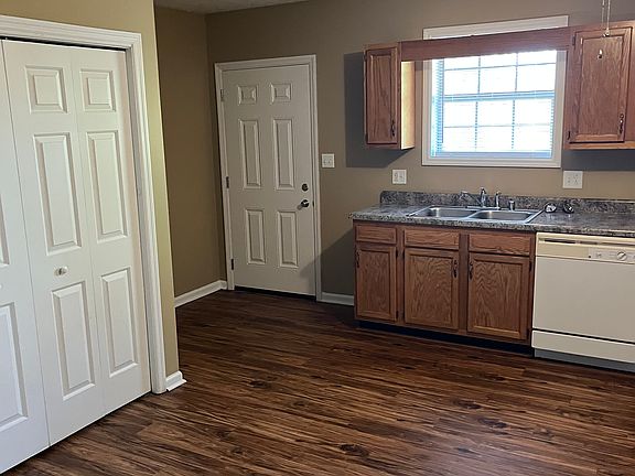 3rd image of 303 Timothy Way APT 12