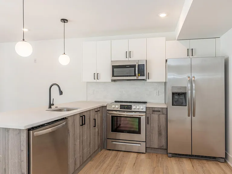 629 W Girard Ave — Photo 17