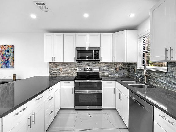 3rd image of 3443 Laurel Oaks Lane #607