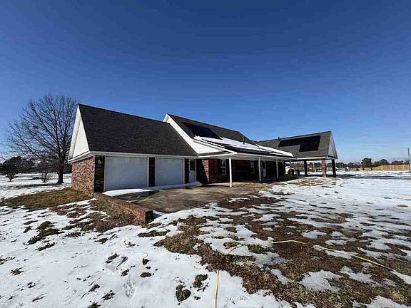 3rd image of 2211 Yellowstone Dr