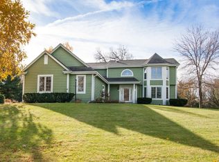 138 W Cedar Valley Rd, Delafield, WI 53018