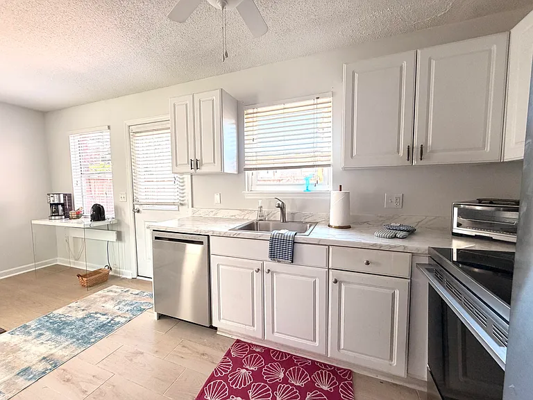 415 Parkdale Dr #6A — Photo 5
