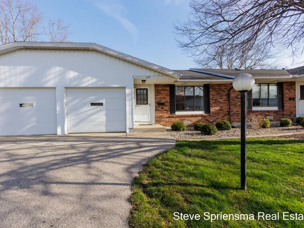 230 S State St APT 129, Zeeland, MI 49464