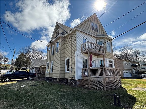 2nd image of 501 Montrose Ave
