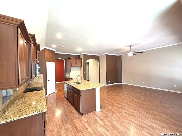 3 bed, 3.0 bath, 2163 sqft, $2,000 — Photo 4