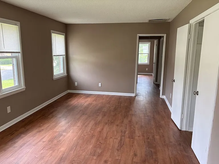3293 Ashland St — Photo 14
