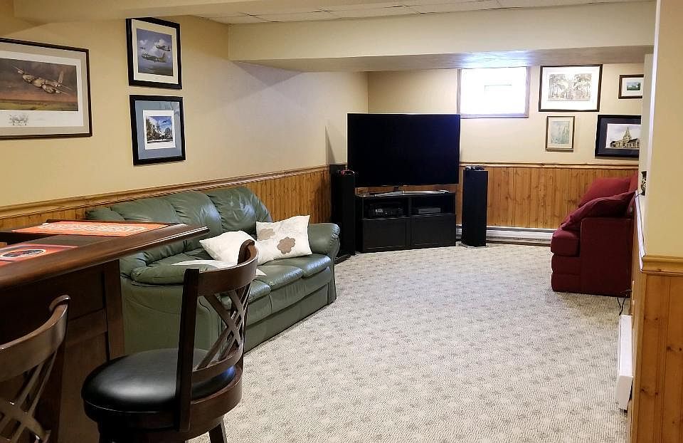 2nd image of 10 High Point Cir