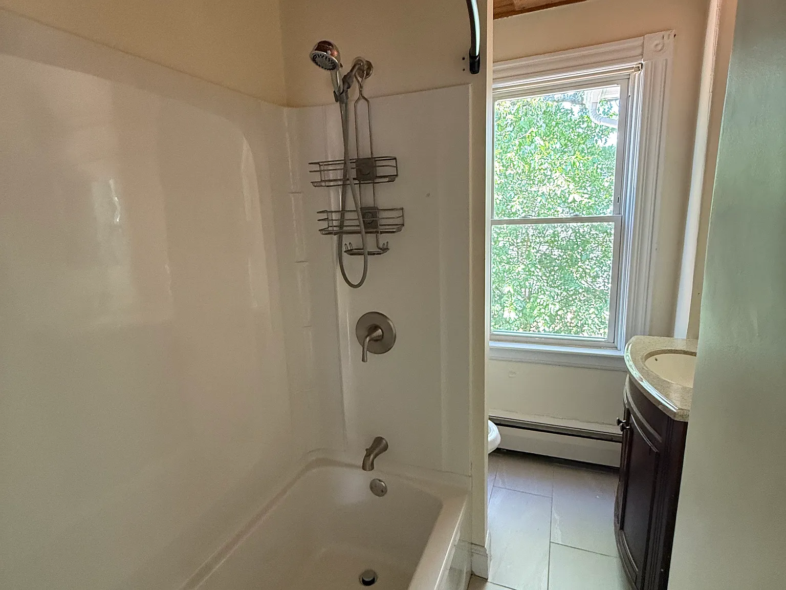 2 bed, 950 sqft, $2,200 — Photo 4