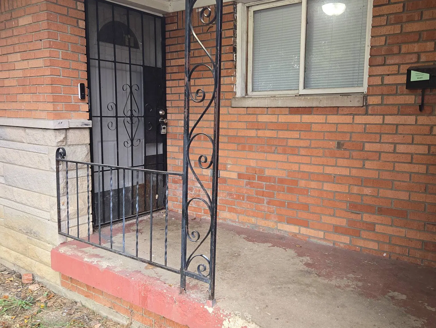 1242 Taylor Drive West - 1 — Photo 2