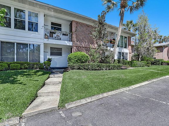 3rd image of 4242 ORTEGA Boulevard #12