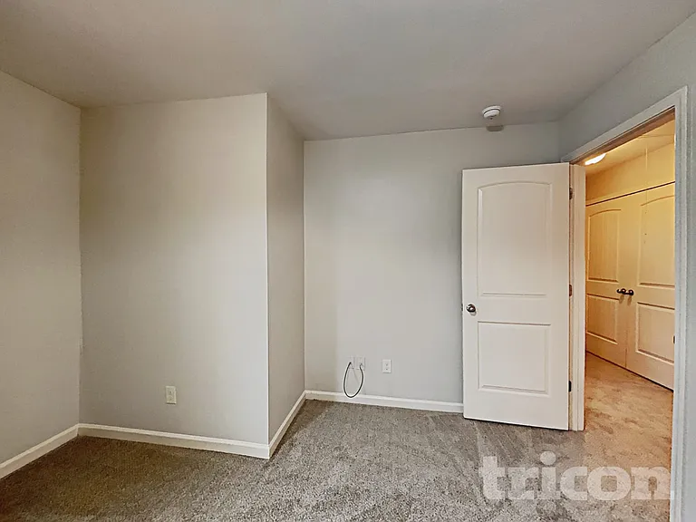 514 Lobdale Falls Dr — Photo 11