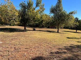 9816 S Caddo Ln, Mustang, OK 73064