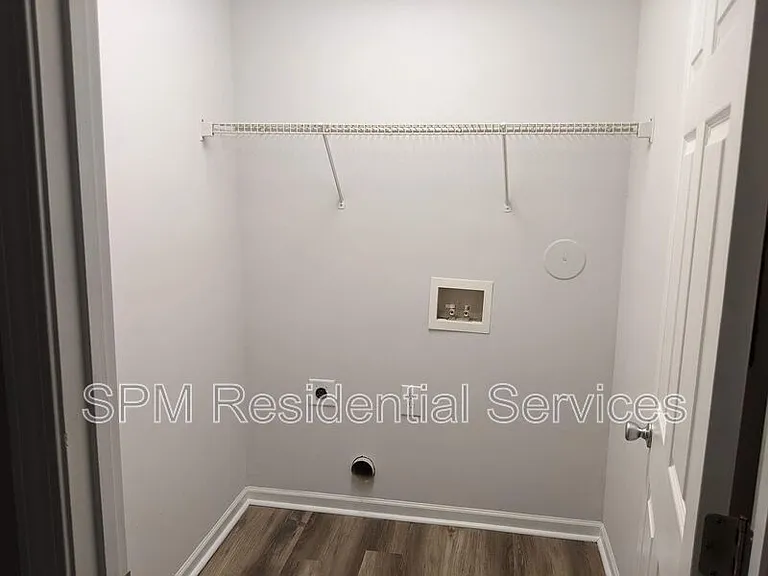 2105 Dexter St — Photo 15