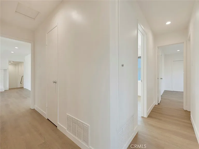 22222 Vanowen St — Photo 20
