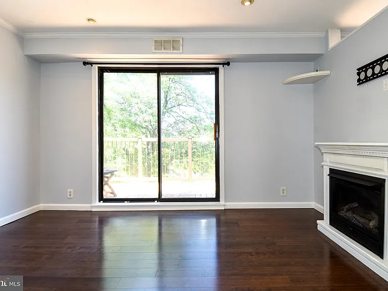308 Forbes St #I — Photo 10