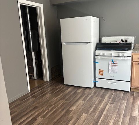 2nd image of 1060 W Polk St APT 2F