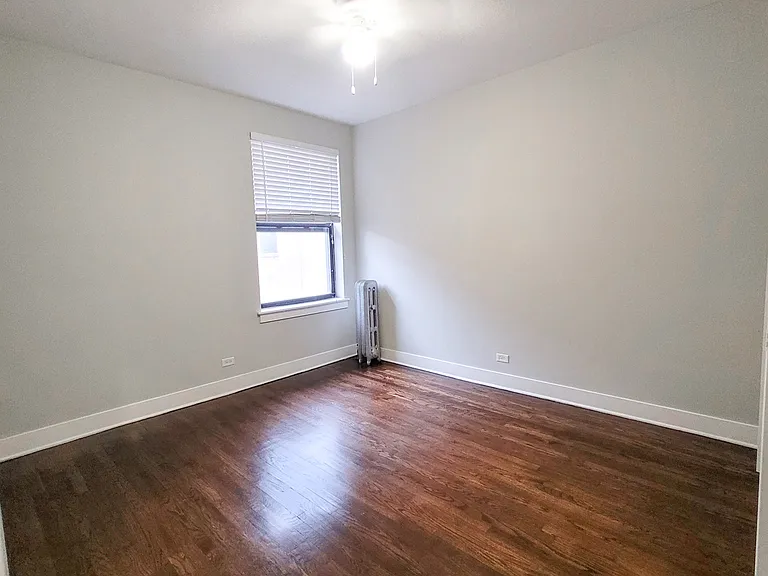 5527-5537 S Everett Ave — Photo 13
