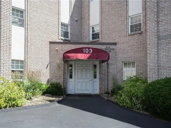103 Woodstone Ln, New Kensington, PA 15068