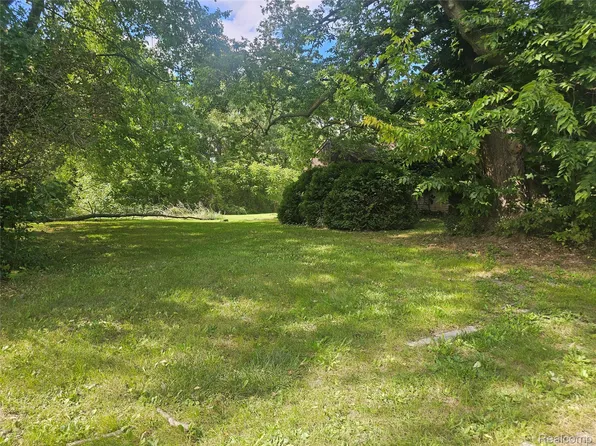 659 Boyd St, Pontiac, MI 48342