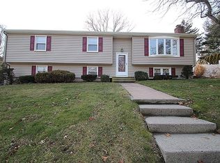 6 Carriage Dr, West Haven, CT 06516