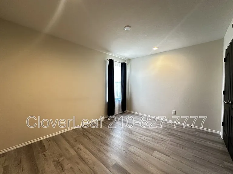2606 Bluff Xing — Photo 33