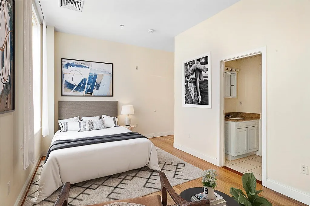 2 bed, 2.0 bath, 1015 sqft, $4,350 — Photo 3