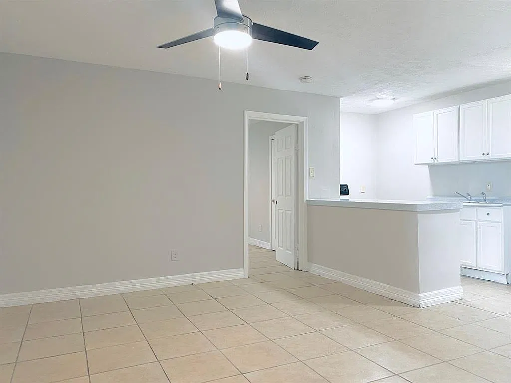 1 bed, 1.0 bath, 600 sqft, $900 — Photo 1