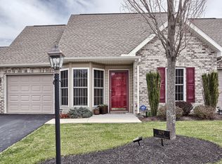 109 Merrihill Dr, Carlisle, PA 17015