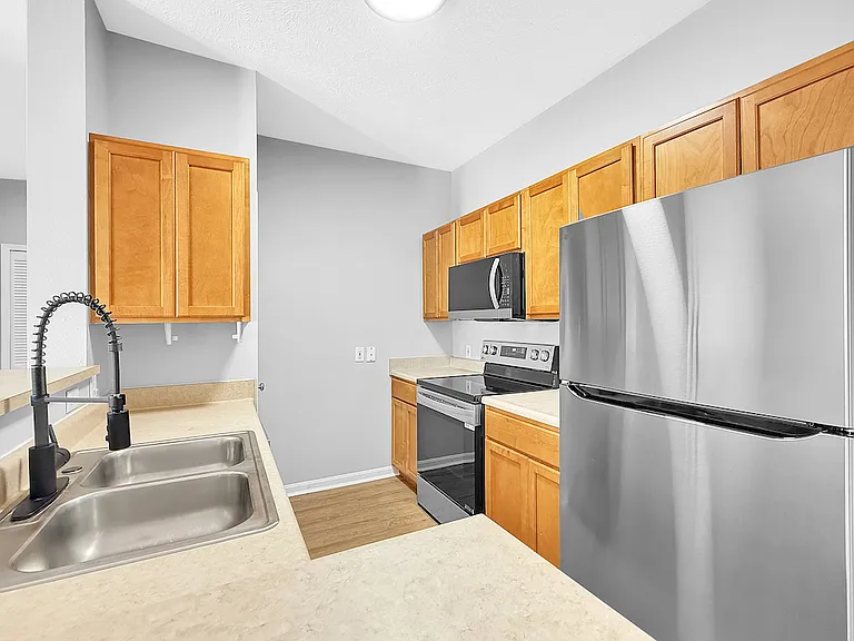 Stainless Steel Open Kitchen Beaver Creek Apartments