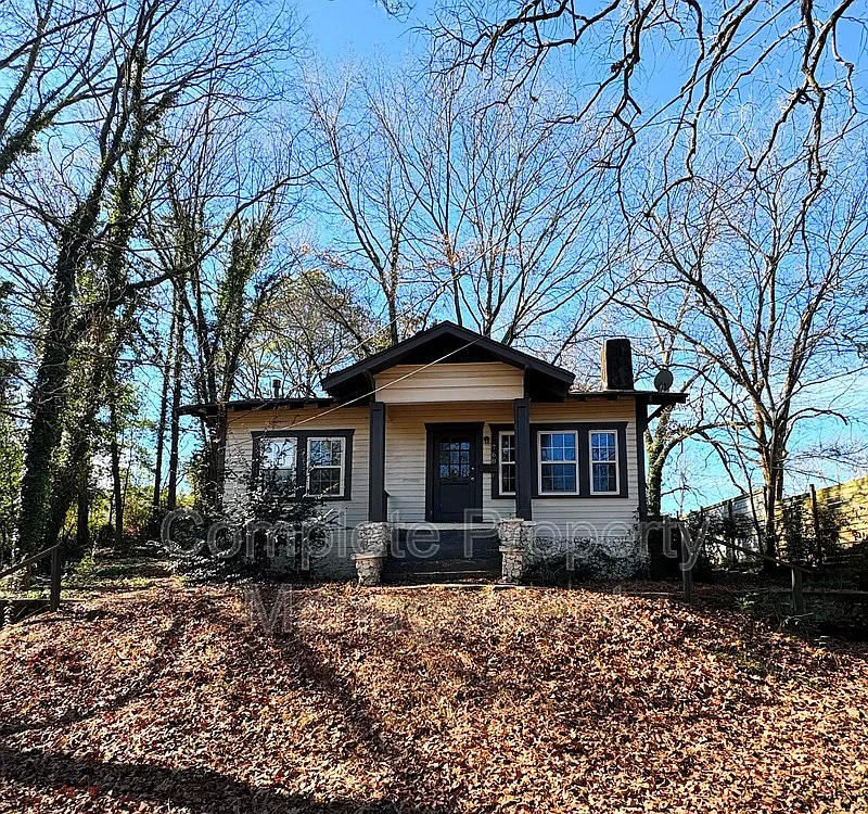 3 bed, 2.0 bath, 1134 sqft, $1,100 — Photo 1