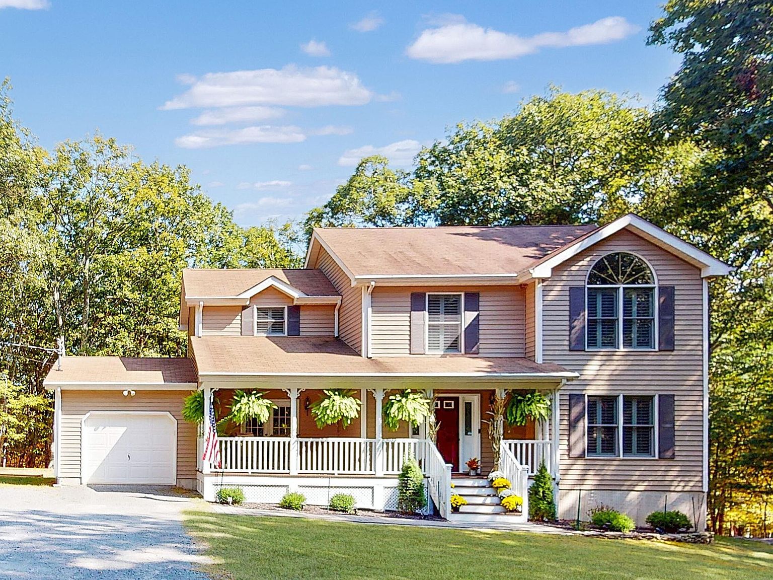 148 Cornelia Ln, Milford, PA 18337 | Zillow